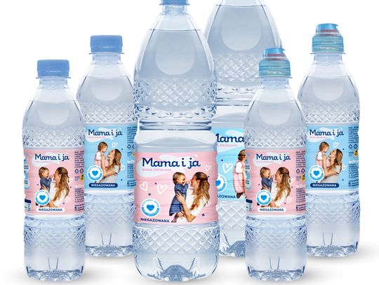 Ile wody powinna pić kobieta karmiąca? Fakty, rytuały i codzienne wybory