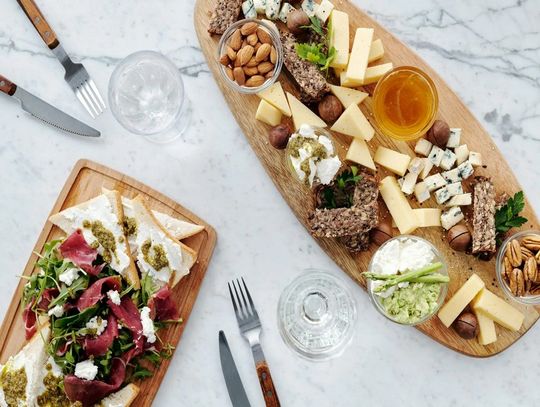 Jadłospis oparty na zdrowych kompromisach – ser w diecie fleksitariańskiej