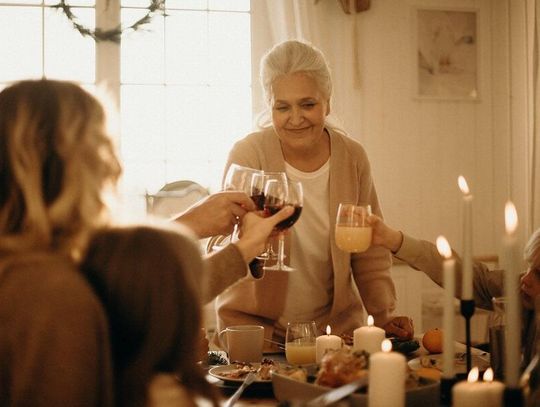 Jakie zabiegi kosmetyczne dla 60-latki - co wybrać