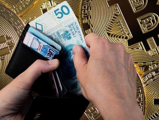 Już prawie co piąty Polak inwestuje w kryptowaluty. Głównie stawiają na nie młode i dobrze zarabiające osoby
