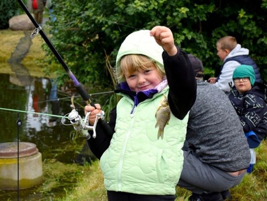 Karnice: ZAWODY WĘDKARSKIE DLA DZIECI