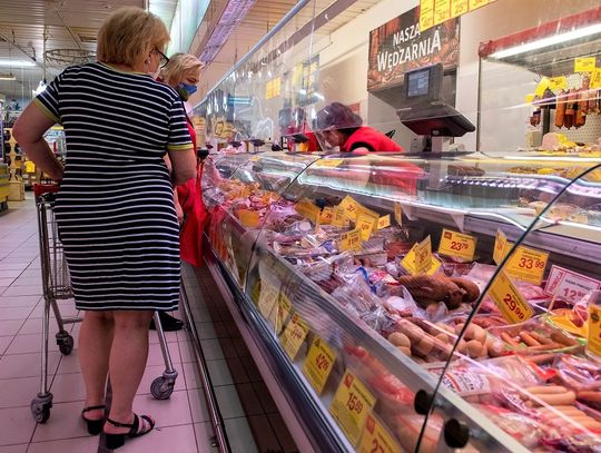 Kiedy Polacy rezygnują z zakupu mięsa? Gdy ma wysoką cenę i źle wygląda. Ekologia też potrafi zniechęcić