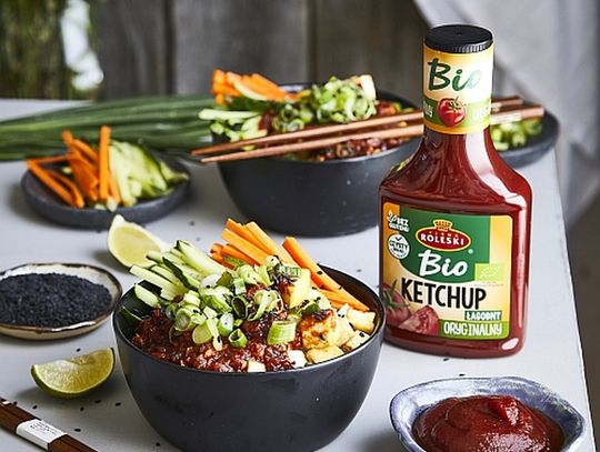Koreańskie tofu z jaśminowym ryżem, sosem oraz dodatkiem ketchupu oryginalnego BIO Roleski