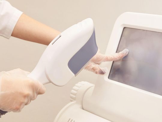 Laser frakcyjny – poznaj pogromcę blizn i zmarszczek