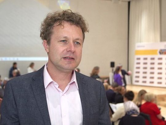 Maciej Pertkiewicz: Smartfony i komputery są bardzo dużą konkurencją dla książek. Bez odpowiedniej zachęty czy delikatnego przymusu dziecko samo nie sięgnie po lekturę