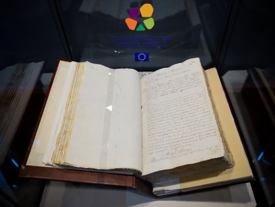 MAJÓWKA PEŁNA HISTORII – JEDYNA OKAZJA W ROKU, ABY ZOBACZYĆ NA ŻYWO KONSTYTUCJĘ 3 MAJA 1791 R. MAJÓWKA PEŁNA HISTORII – JEDYNA OKAZJA W ROKU, ABY ZOBACZYĆ NA ŻYWO KONSTYTUCJĘ 3 MAJA 1791 R.