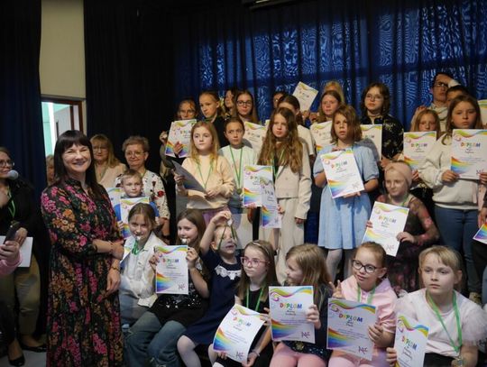 „Malujemy by malować” wyjątkowy wernisaż w gryfickiej bibliotece