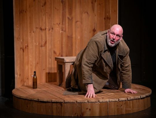 Michał Piela w monodramie „Niedźwiedź Wojtek”