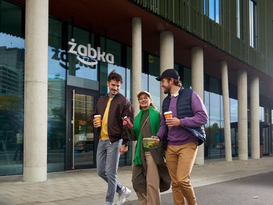 Międzynarodowy Dzień Kawy z Żabką – dziś to największa sieć kawiarni w Polsce!