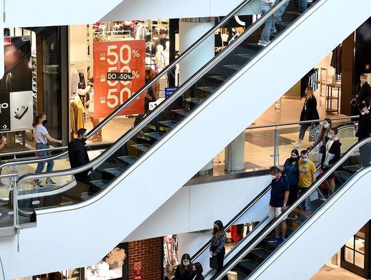 Młodym konsumentom z małych i ze średnich miast brakuje na rynku galerii i centrów handlowych