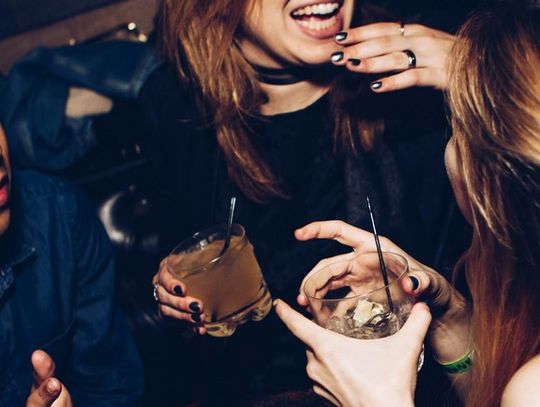 NoLo: czy Polacy naprawdę piją mniej? Między Prosecco a Pepsi Zero