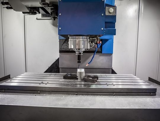 Obrabiarki CNC do metalu - klucz do efektywnej produkcji