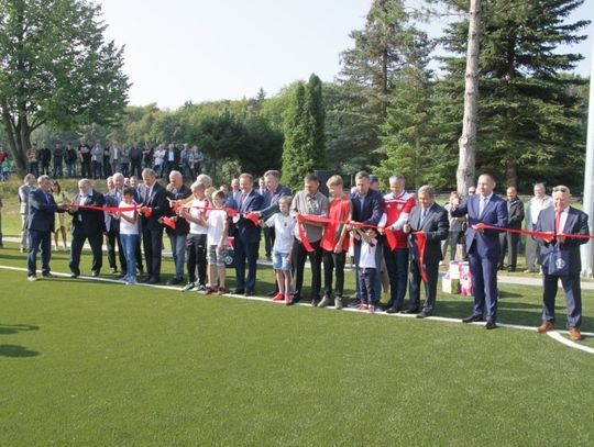 Oficjalne otwarcie nowego boiska w Nowogardzie