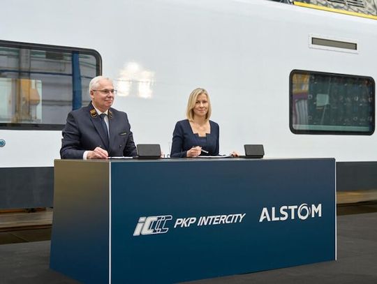 PKP Intercity podpisało największą w historii umowę na dostarczenie taboru szybkich, piętrowych pociągów