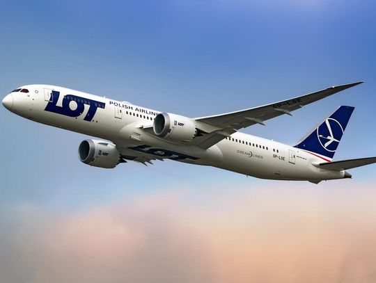 PLL LOT z rekordowym lipcem w historii - ponad 1,18 mln pasażerów i 15,5 mln km w powietrzu