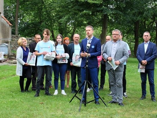 Płoty: Mamy "Program dla rolnictwa" -  Konferencja prasowa Artura Łąckiego i Arkadiusza Marchewki