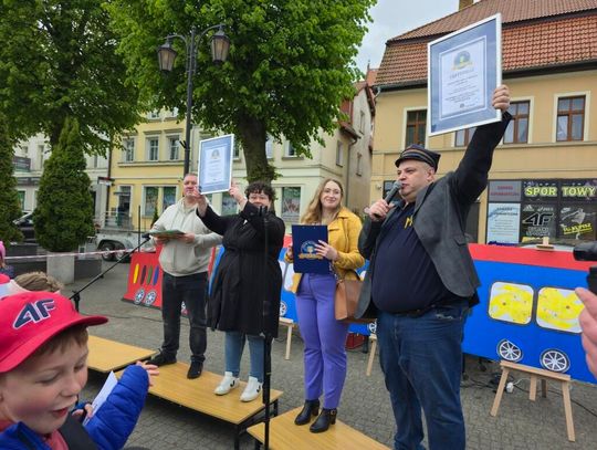Pobiliśmy dotychczasowy rekord Polski w grupowym czytaniu wiersza Juliana Tuwima „Lokomotywa”!