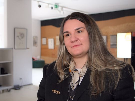 Pracownicy i studenci często korzystają ze sztucznej inteligencji do celów prywatnych. Nie wiedzą, jak ją wykorzystać w pracy