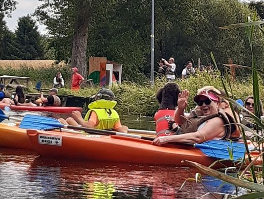 Rega łączy,  Studenckie kajakowanie