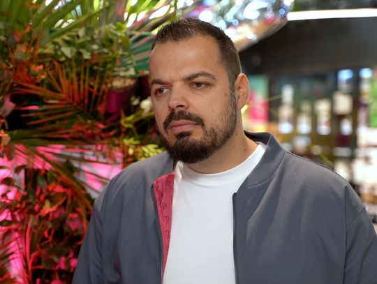 Rola telekomów w upowszechnianiu sztucznej inteligencji rośnie. T-Mobile udostępnia klientom zaawansowaną wyszukiwarkę Perplexity Pro