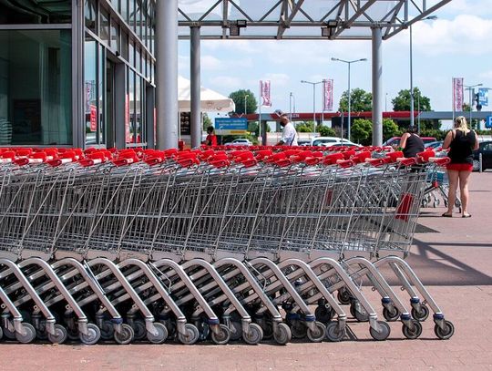 Rośnie poparcie dla zniesienia zakazu handlu w niedziele. Wyraźnie też zmienia się struktura zwolenników