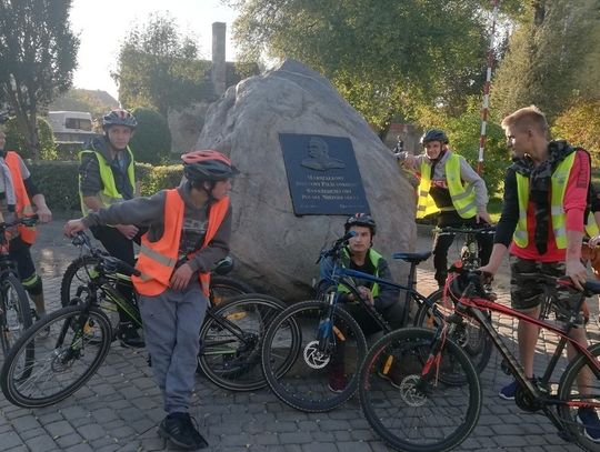 Rowerowa przygoda wychowanków MOS w Waniorowie