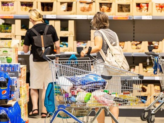 Sklepy na lekkim plusie. Wyraźnie też widać, że hipermarkety zaczynają odbijać klientów dyskontom