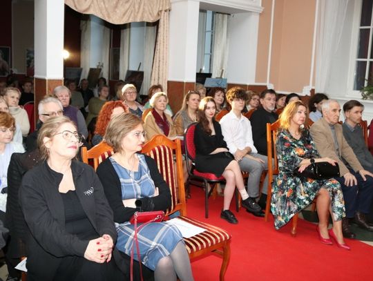 Spotkania artystyczno-rozwojowe „Siła JEST w kobiecie” w ramach wydarzenia „Być Kobietą”.