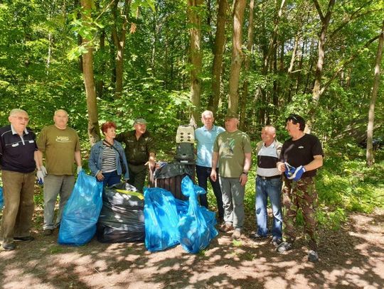 Sprzątanie lasu z Klubem LOP dla dorosłych