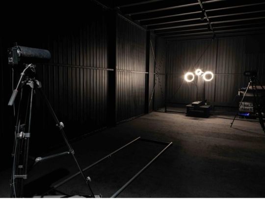 Światło na jakość – o czym warto pamiętać, wybierając oświetlenie do domu?