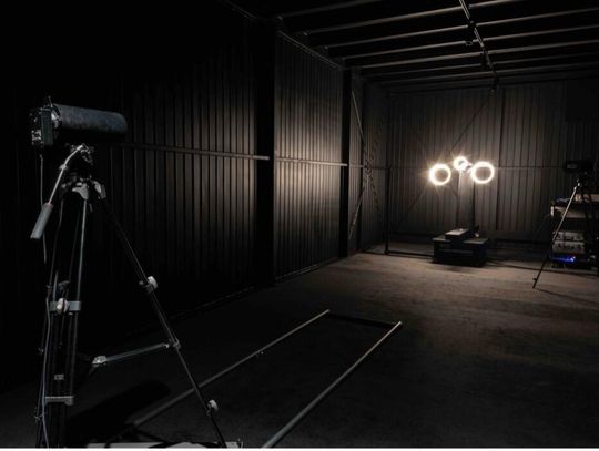 Światło na jakość – o czym warto pamiętać, wybierając oświetlenie do domu?