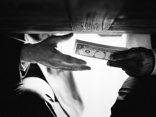 Szara strefa zagrożeniem dla konsumentów – licencjonowanie instytucji pożyczkowych poprawi bezpieczeństwo