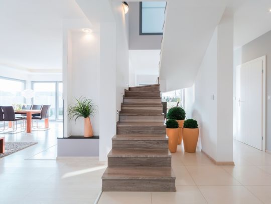 Tynki cementowo-wapienne wciąż na topie. Sprawdź, dlaczego inwestorzy je wybierają