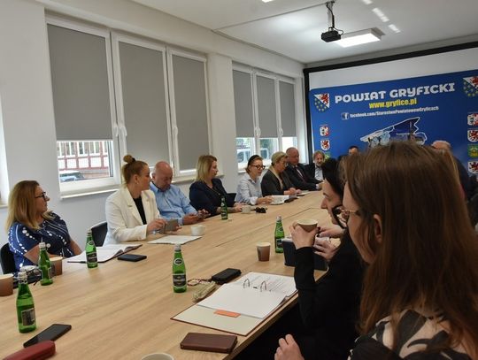 W Centrum Usług Publicznych w Gryficach odbyło się kolejne spotkanie w ramach Zintegrowanych Inwestycji Terytorialnych (ZIT).