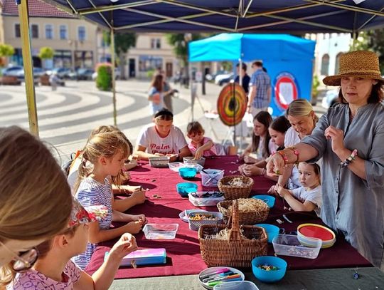 WAKACJE 2024 Z GDK „WAKACYJNA AKADEMIA SZTUK PLASTYCZNYCH” „biżuteria młodej damy” - 20.08.2024. relacja