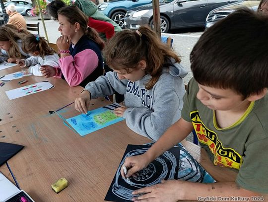 WAKACJE 2024 Z GDK „WAKACYJNA AKADEMIA SZTUK PLASTYCZNYCH” „W południe na gryfickim Rynku” - 22.08.2024