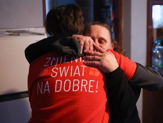 Wolontariusz i Wolontariuszka przez wielkie W – ważny apel o zmiany w języku polskim od Szlachetnej Paczki na Dzień Wolontariusza