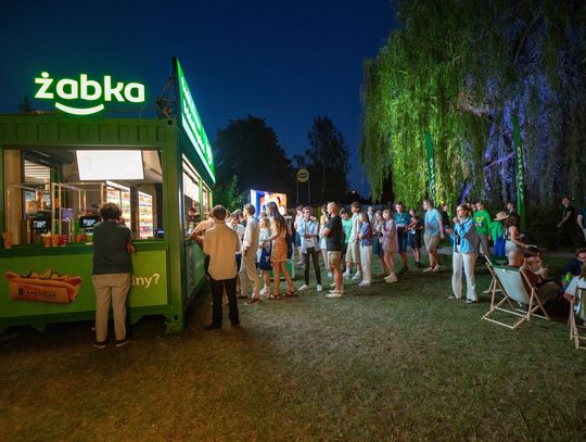 Żabka w trasie! Pierwszy food truck sieci na letnich wydarzeniach