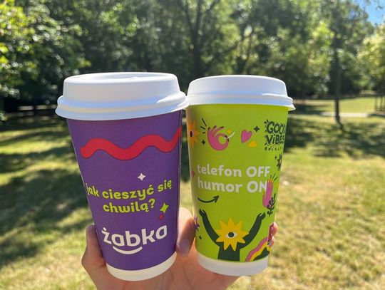Żabka z limitowaną serią kubków na lato