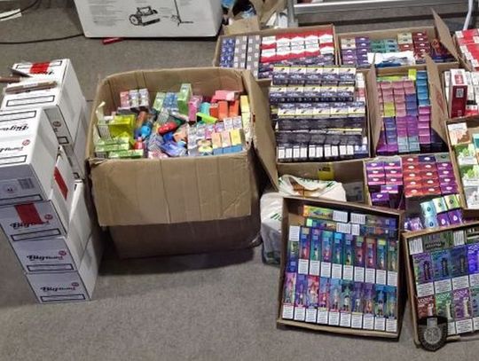 Zachodniopomorska KAS skontrolowała targowisko w Świnoujściu. Wartość rynkowa zatrzymanych towarów wynosi ponad 180 tys. zł