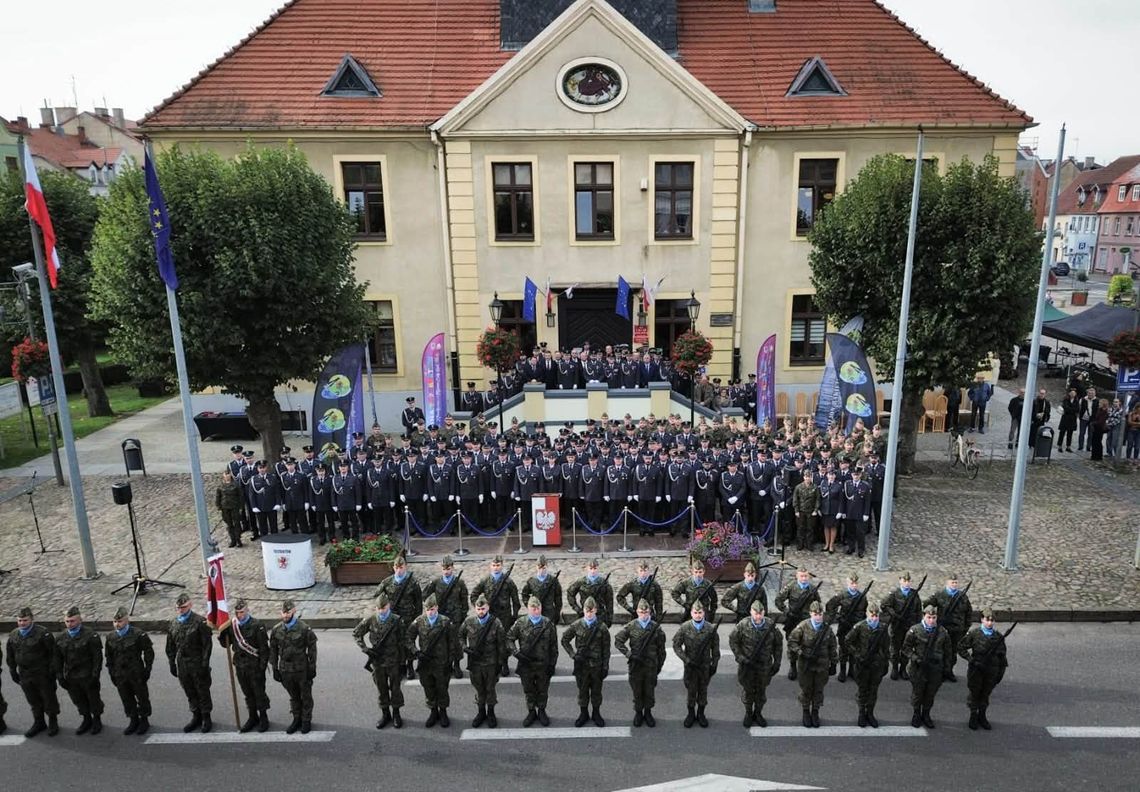 15 lat służby, odpowiedzialności i wierności wojskowej tradycji