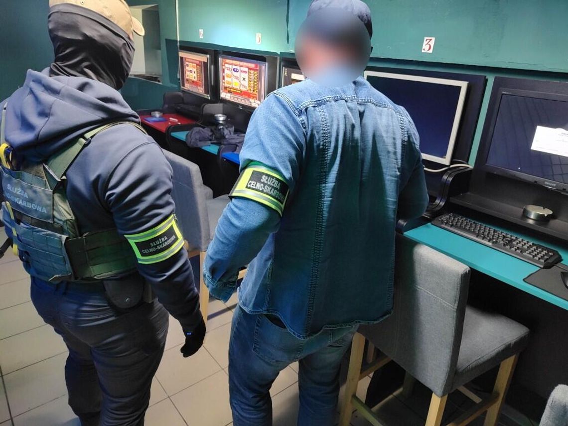 2 nielegalne salony hazardowe zlikwidowane przez KAS w Śródmieściu Szczecina