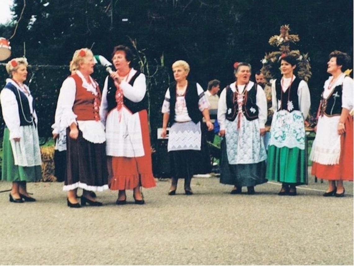 25 LAT ZESPOŁU „CZERWONA RÓŻA” 25 LAT ZESPOŁU „CZERWONA RÓŻA”