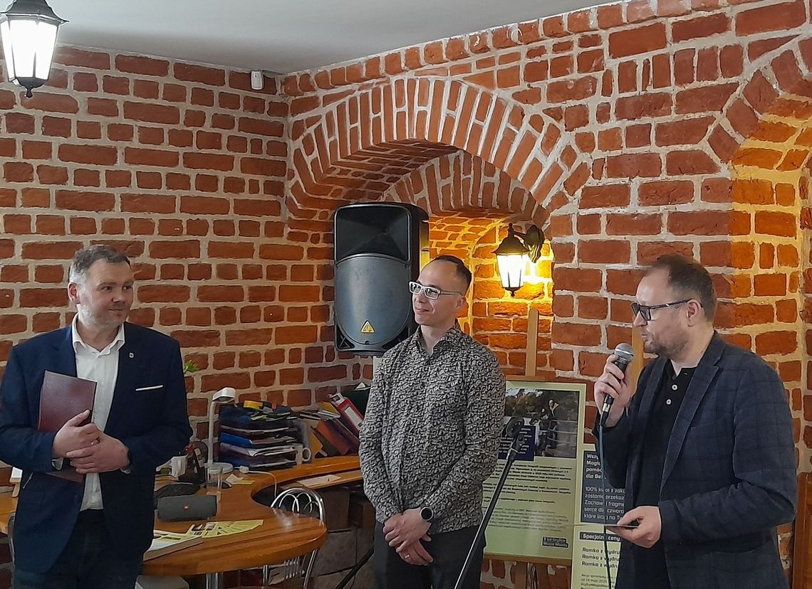 "5 lat Gryfice Magia Miasta" magiczny wernisaż w galerii :BRAMA