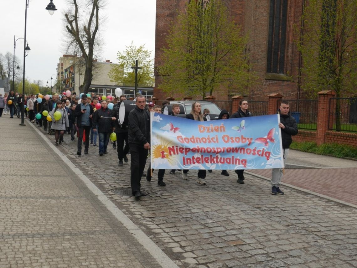 5 maja w Polsce Dzień Godności Osób z Niepełnosprawnością Intelektualną