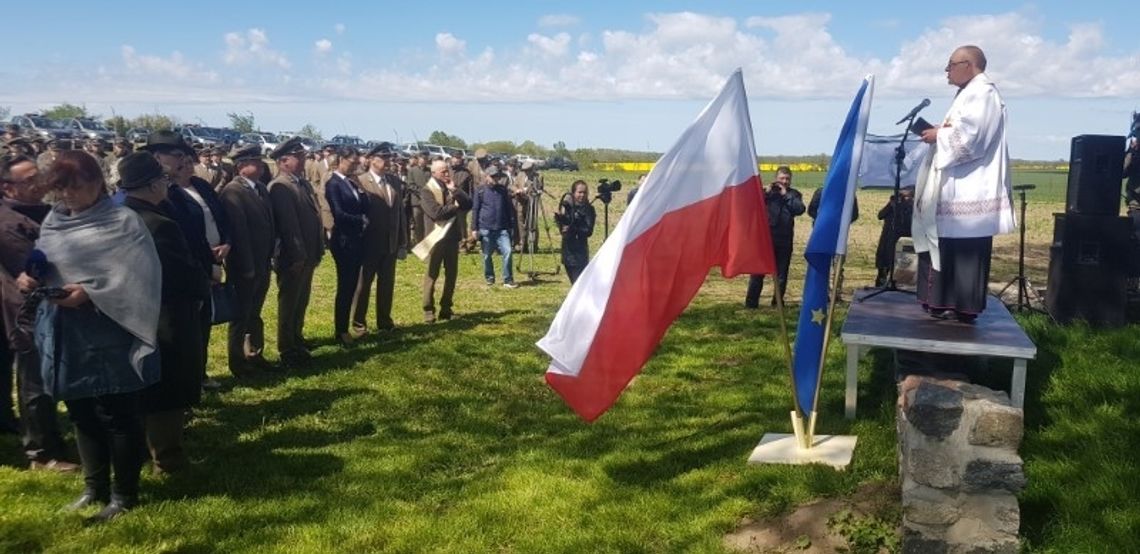 95 lat Lasów Państwowych:  Posadzili dęby w Cerkwicy 