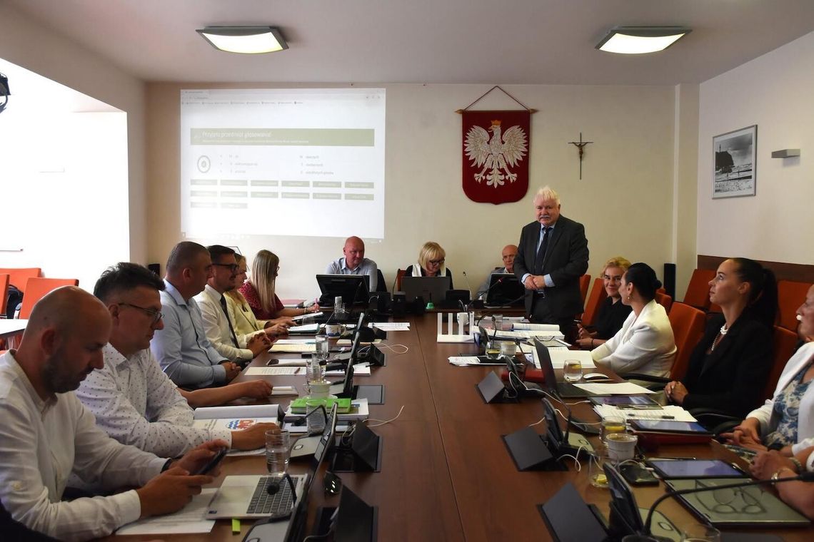Absolutorium i wotum zaufania dla Wójta Gminy Rewal po wykonaniu budżetu za 2025 rok Absolutorium i wotum zaufania dla Wójta Gminy Rewal po wykonaniu budżetu za 2025 rok