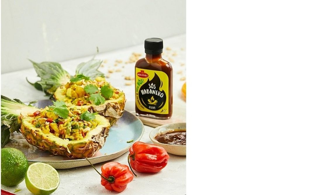 Ananas faszerowany pikantnym ryżem z sosem Habanero Roleski