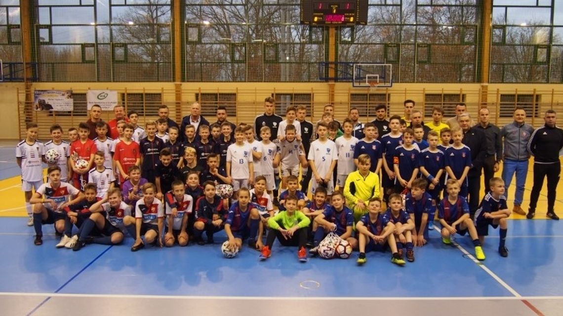 AP POGOŃ Szczecin zwycięża w turnieju o puchar Prezesa PZPN w Płotach