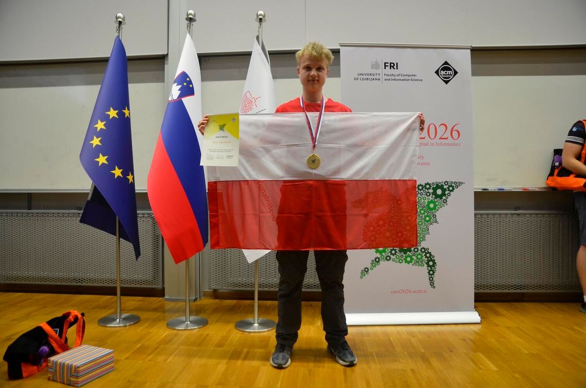 Artur Smoleński z XIV LO im. Stanisława Staszica w Warszawie zwycięzcą Środkowoeuropejskiej Olimpiady Informatycznej. Trzy medale dla Polski